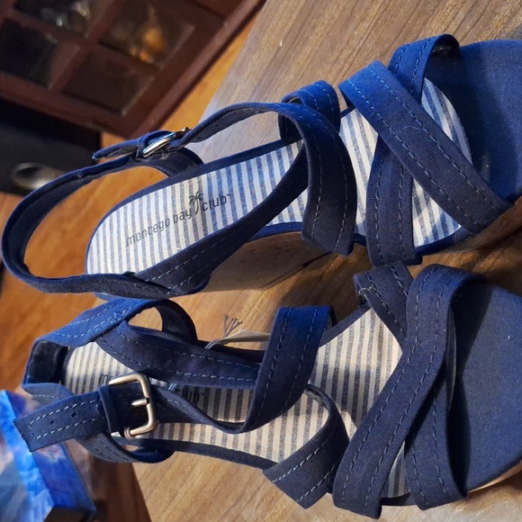 NWT Montego Bay Club Woman's Blue Size 8.5 wedge sandals - Picture 7 of 7